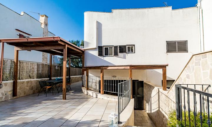 Villa lillina 50 metri mare capitolo monopoli