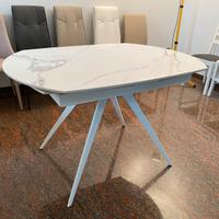 Tavolo nuovo in vetro ceramica