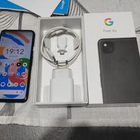 Google pixel 4a con accessori e tenuto divinamente
