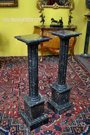 Coppia di colonne-piedistalli in marmo verde