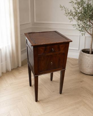 Comodino / mobiletto vintage in legno restaurato