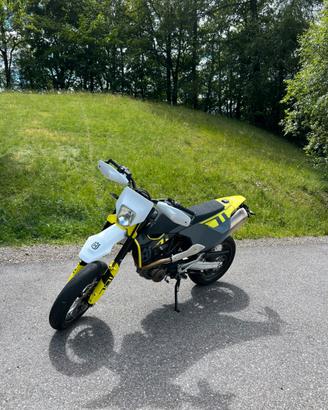 Husqvarna 701 Supermoto (2024) - Depontenziata A2