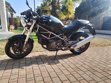 Ducati Monster dark i.e. 620 2004