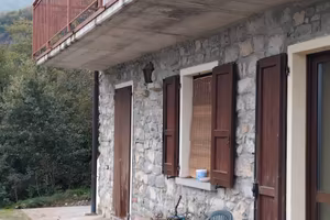 Parzanica con due camere e giardino