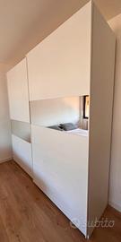 guardaroba bianco, due ante e specchi