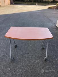 Scrivania con rotelle