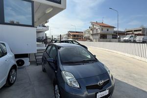 Toyota Yaris 1.0 5 porte Sol