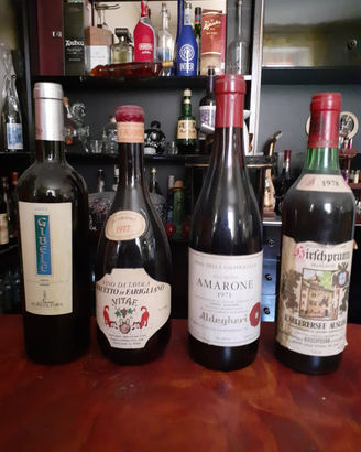 Bottiglie di vino da collezione