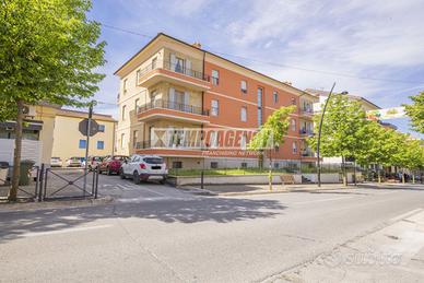 Appartamento ampio e luminoso, in palazzina ristru