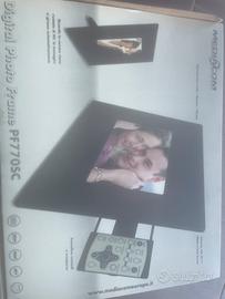 Digital photo frame