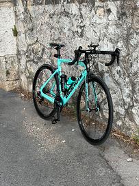 Stupenda Bianchi Aria con cerchi VISION e S.Marco