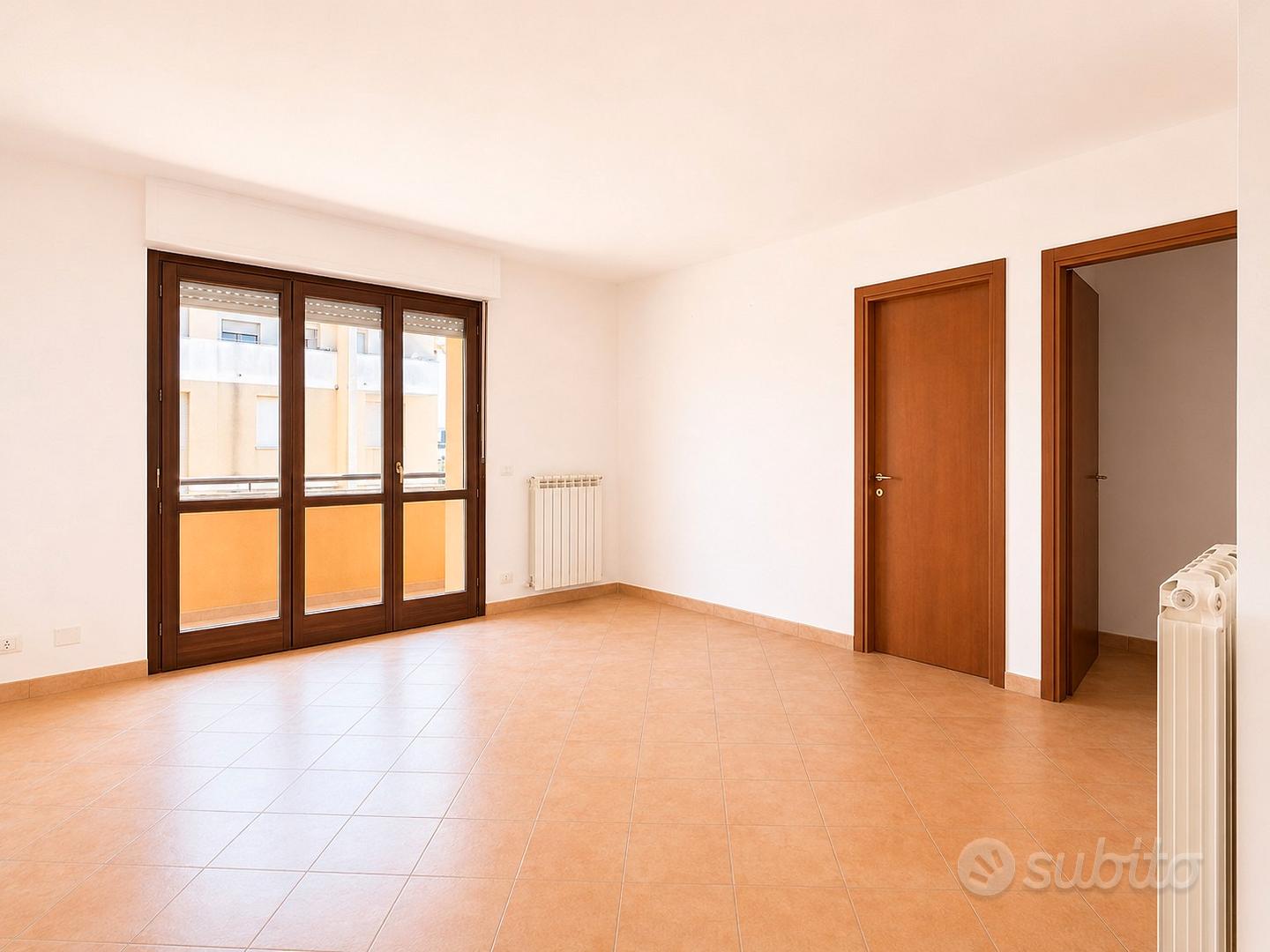 Via Monte Zebio - Ampio trilocale con terrazzo - Vista 2