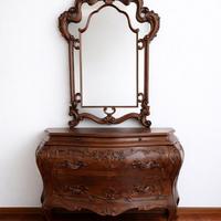 Comò veneziano con specchio intagliato