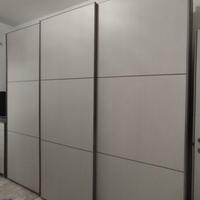 armadio e coppia comodini  