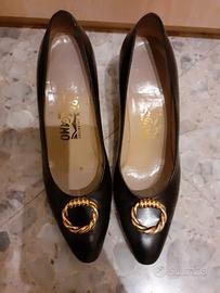 Scarpe con tacco basso