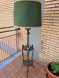 Lampada antica in ferro battuto