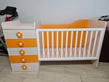 Lettino con fasciatoio e cassettiera