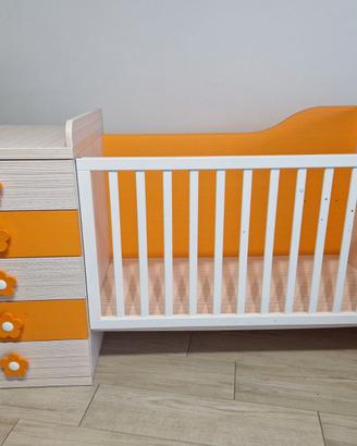 Lettino con fasciatoio e cassettiera