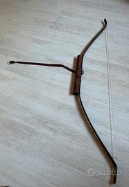 Arco artigianale in legno e bambù