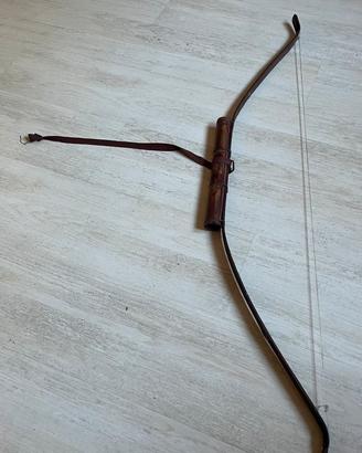 Arco artigianale in legno e bambù