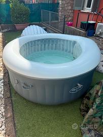 Piscina idromassaggio gonfiabile