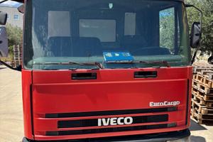 Iveco eurocargo con sponda