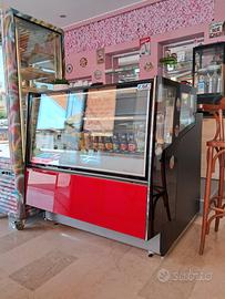 Vetrina per pasticceria Isa