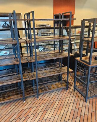  mobili  da garage o espositivi