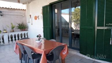 Villa con giardino e terreno