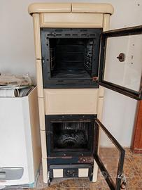 Stufa a legna con forno marca Nordica 
