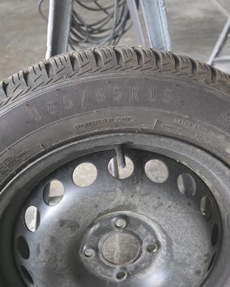 4 cerchi in ferro + gomme termiche 