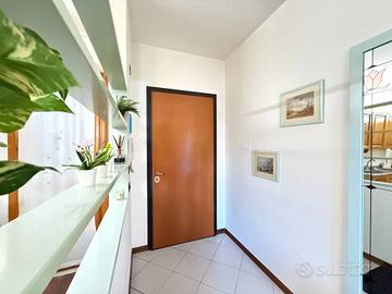 Appartamento di 105 m² con 5 locali e box auto a S
