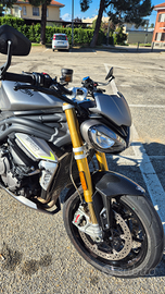 Trimph speed triple 1200 rs