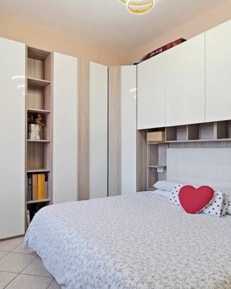 Camera da letto con armadio ponte + letto
