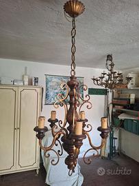 lampadario antico, in legno e ferro battuto