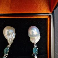 Orecchini in oro con perle barocche e diamanti