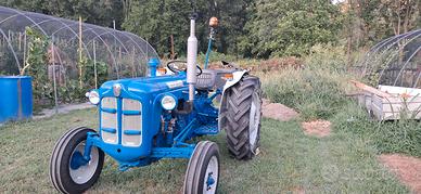 Fordson dexta 1964