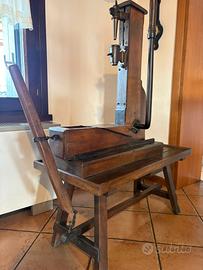 Antica tappatrice a colonna legno da cantina