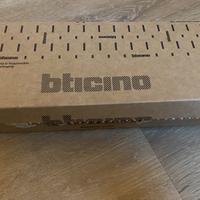 bticino Living Now Presa schuko