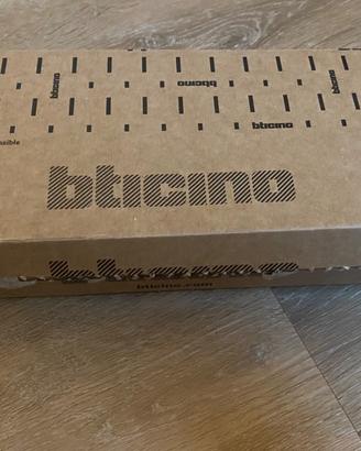 bticino Living Now Presa schuko