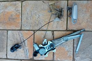 Alzacristalli toyota yaris 1999-2005