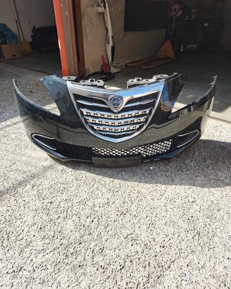PARAURTI ANTERIORE LANCIA Y  2012/2015