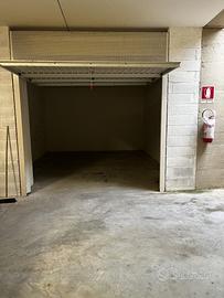 Garage in zona Costano