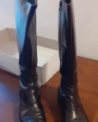 Stivale da donna in cuoio in perfette condizioni 