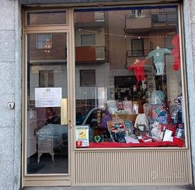 Negozio di merceria-sartoria