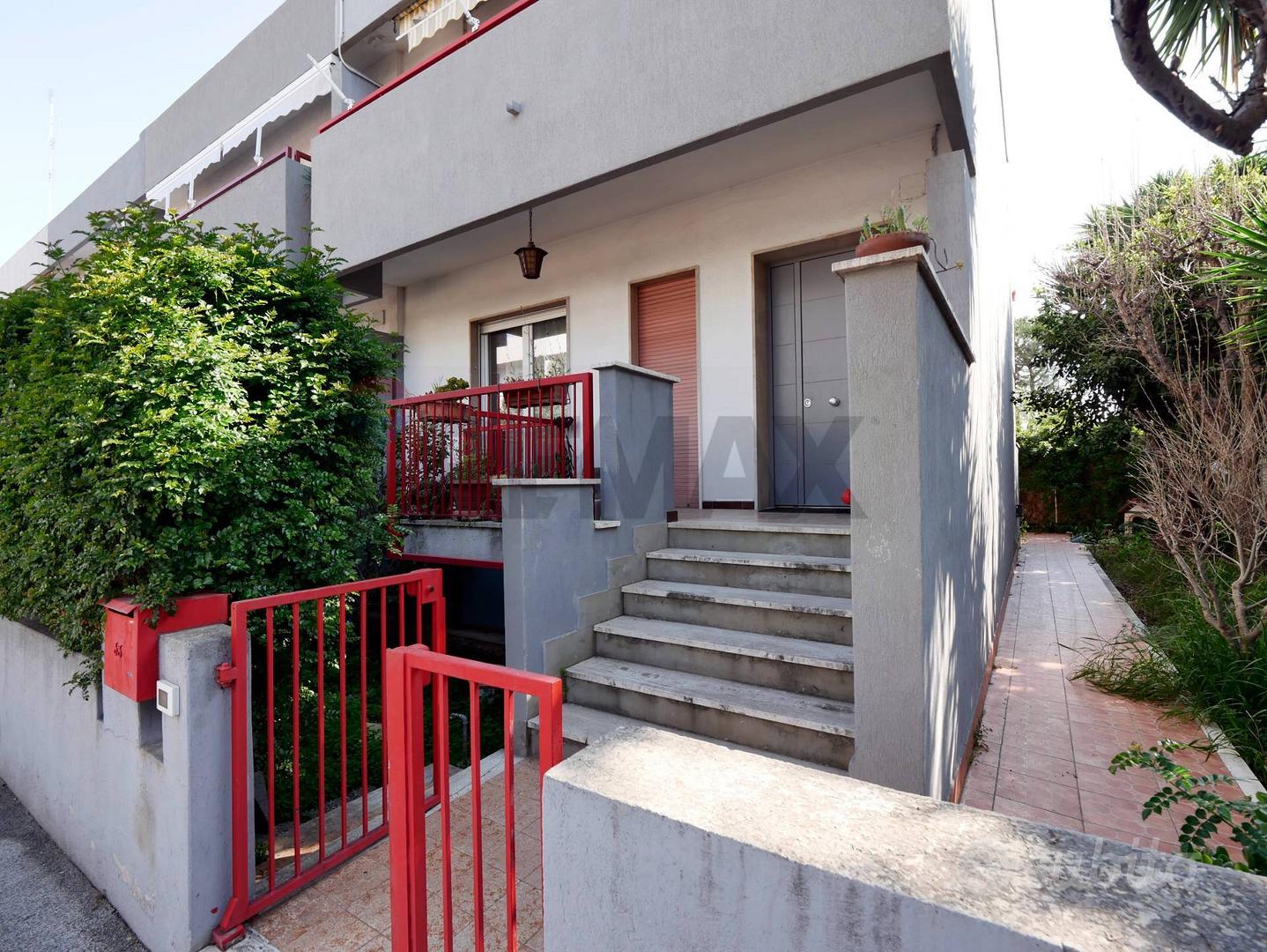 Villa a schiera - Bari - Vista 2