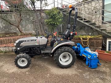 Trattore solis s26 9+9