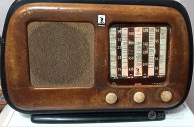 Radio in Legno Vintage a Valvole Anni 50'