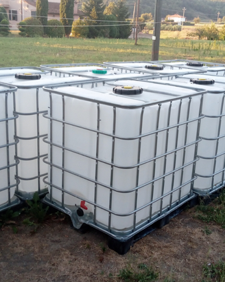 Cisterne 1000 litri con gabbia