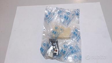 BATTUTA CHIUSURA PORTA DX PIAGGIO APE PIAGGIO 1826